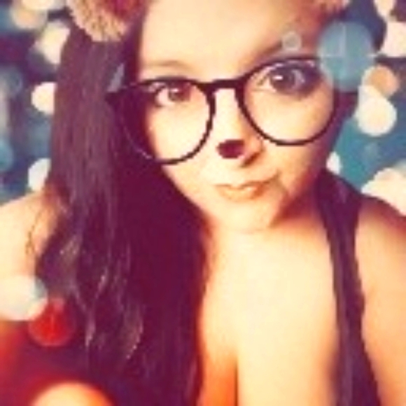 Meet your Posher, Daniella - Picture 1 of 1